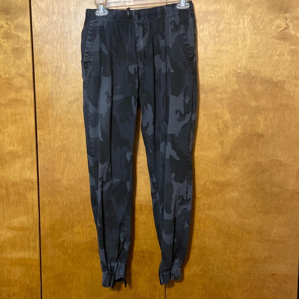 Free Planet Medium Zip Leg Joggers